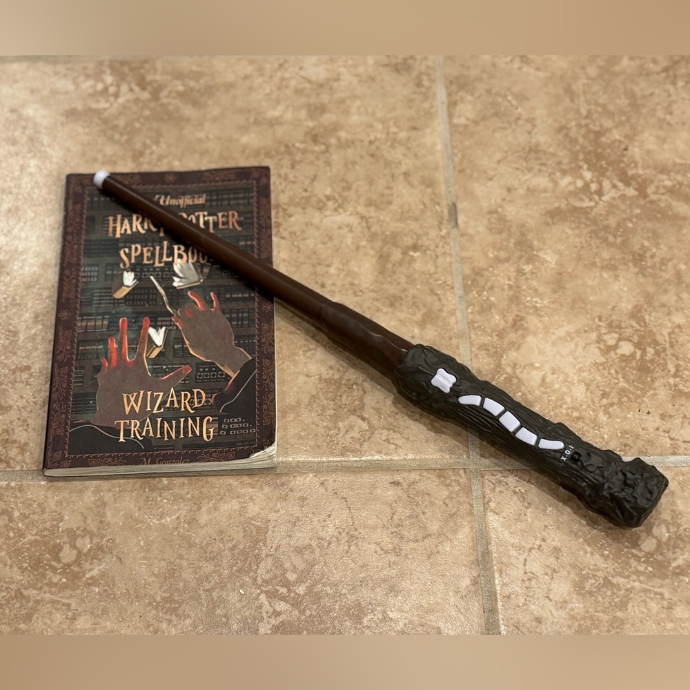 Harry Potter Wizard Training Wand Lights & Sound Harry Pottery Spell book